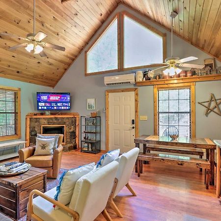Bumblebee Cottage Murphy Retreat With Hot Tub Salem Exterior photo