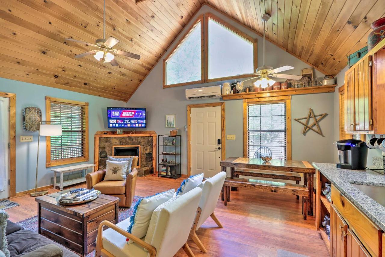 Bumblebee Cottage Murphy Retreat With Hot Tub Salem Exterior photo