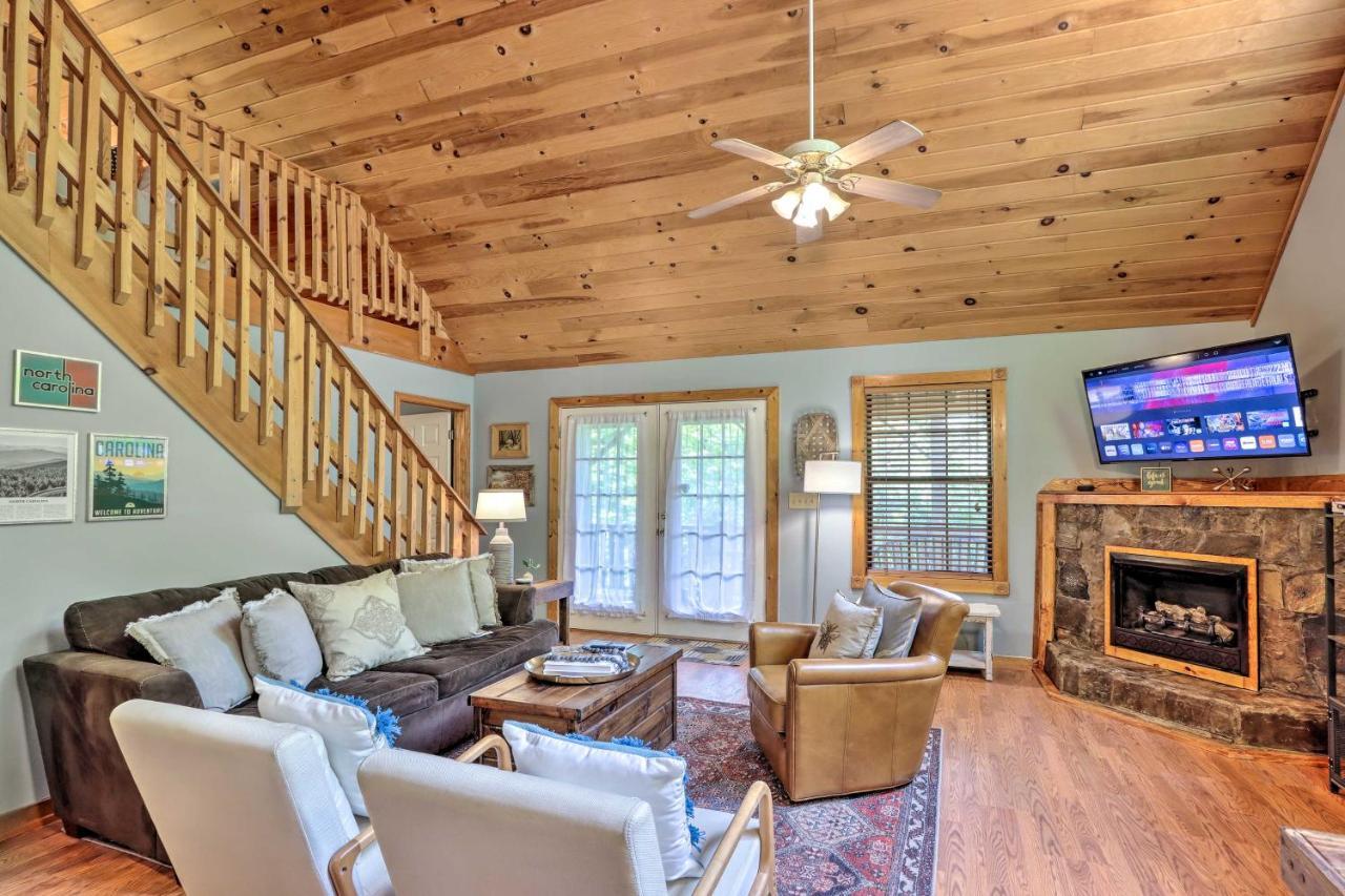Bumblebee Cottage Murphy Retreat With Hot Tub Salem Exterior photo